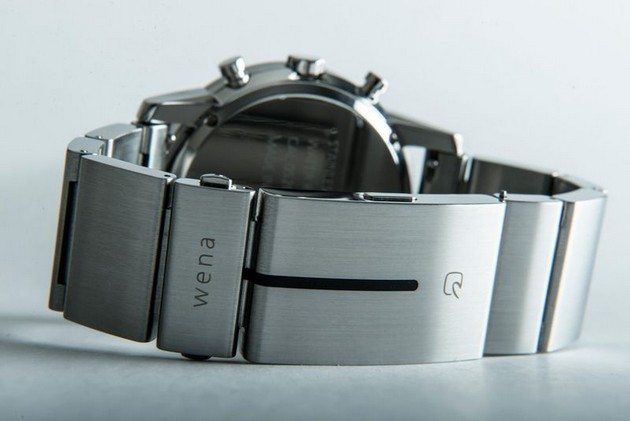 Смарт часы Sony WENА: классика на смарт-браслете