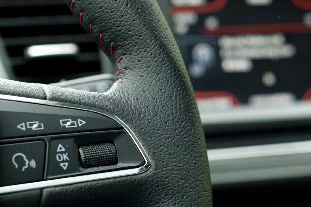 Seat Leon ST FR - steering wheel