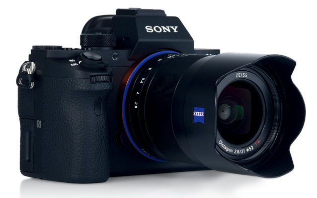 фотоаппарат Sony c объективом Zeis