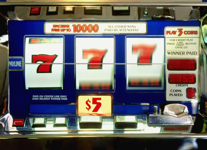 slot machine 777. a photo