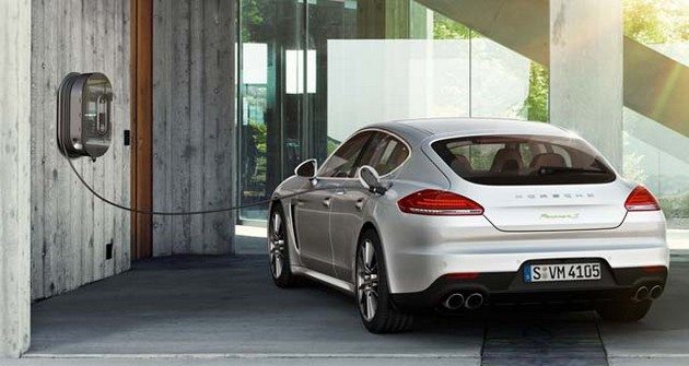 Чому глава Porsche каже "ні" автономним автомобілів?