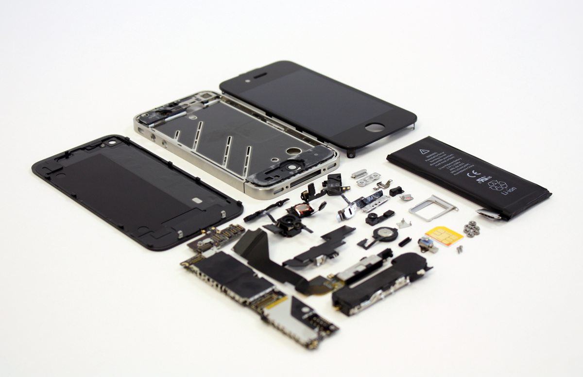 disassembled iPhone 4