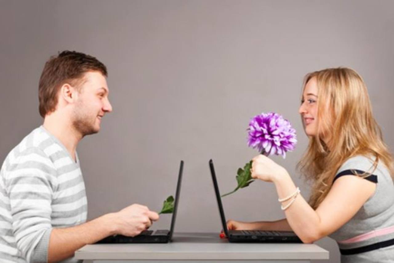 Young couple at a laptop