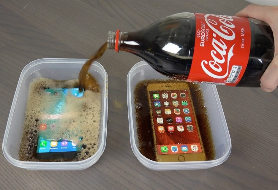 Dive flagship smartphones in the Coca-Cola