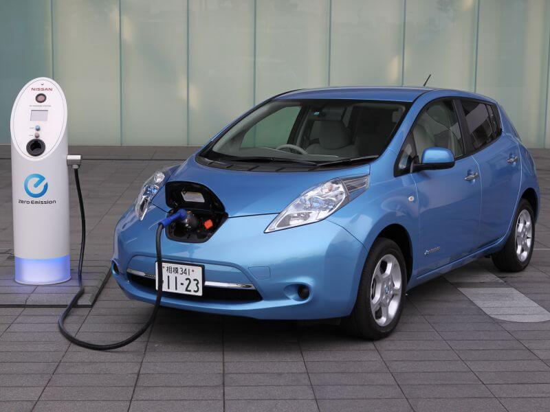 Overview eclectic car Nissan Leaf
