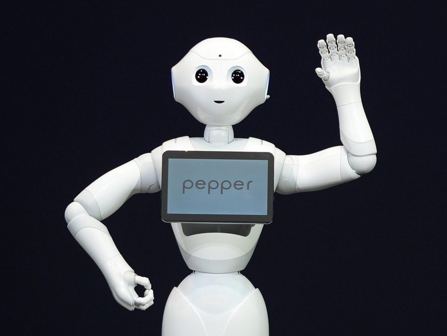 Эмоционального робота Pepper уволили из-за профнепригодности
