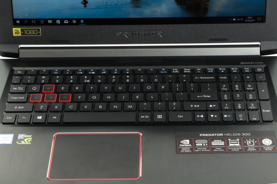 Acer Predator Helios 300 робоча панель фото