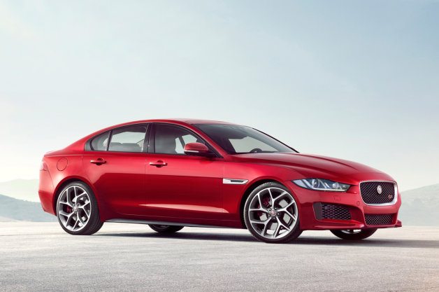 Jaguar XE - конкурент для BMW 3 серии и Mercedes C класса