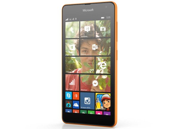 Microsoft Lumia 535 в наших руках - первый смартфон Microsoft дает советы