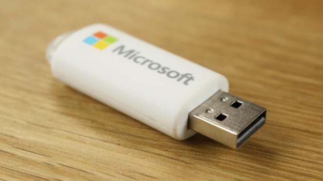 Windows 10 может продаваться не только на дисках, но и на флешках