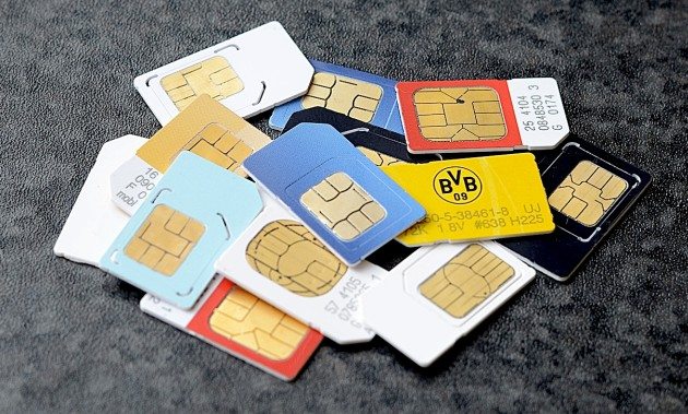 SIM-карта должна "уйти" - уверенны в Apple и Samsung