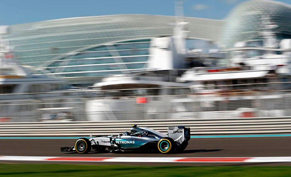 Mercedes хоче роз'яснити з FIA  правила співпраці команд.