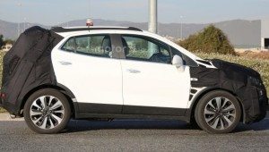 Оновлений Opel Mokka попав в об'єктиви фотошпигунів.