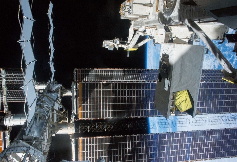 Это фото показывает, насколько сильной является Международная Космическая Станция