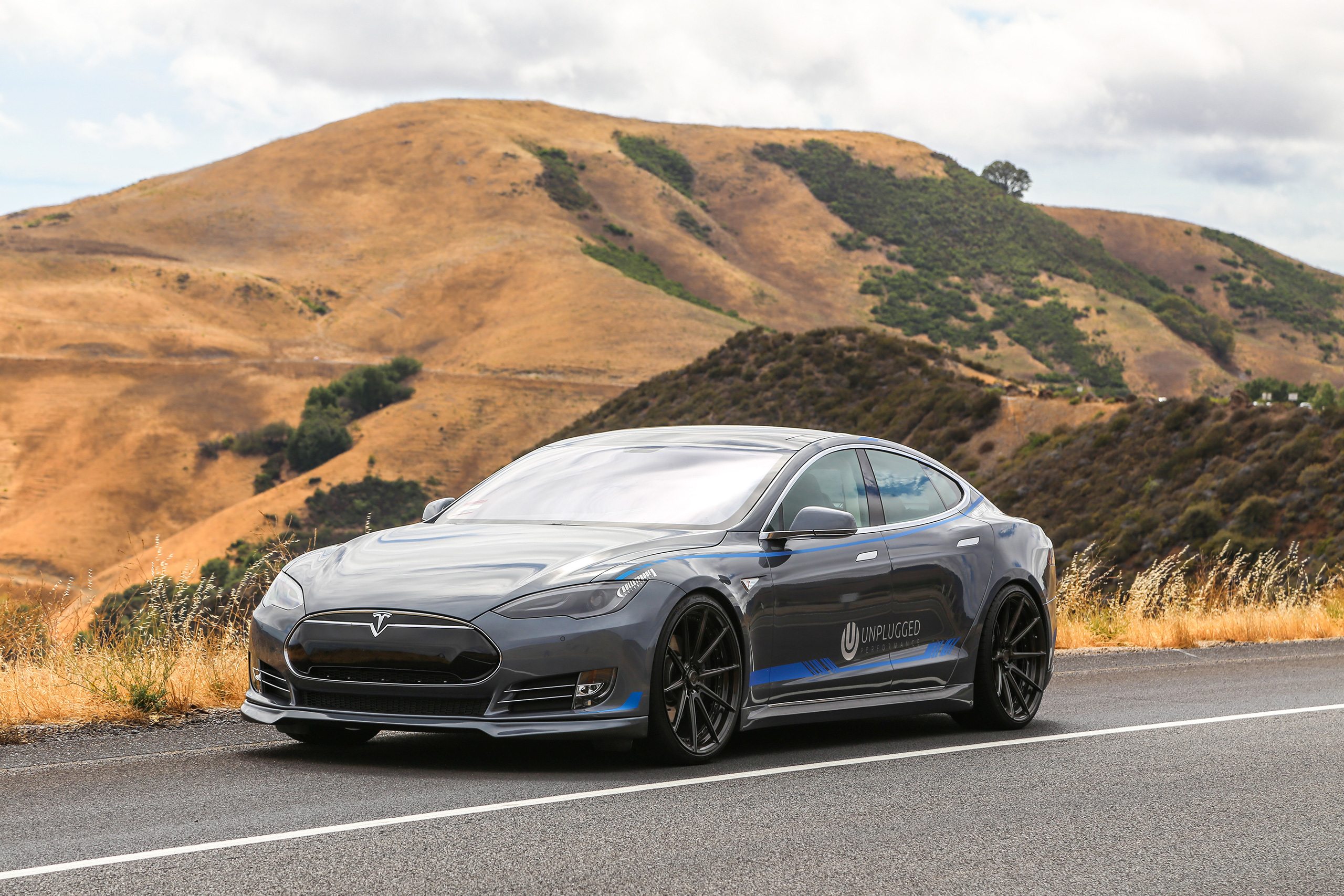 Tesla Model S — найшвидший електрокар у світі