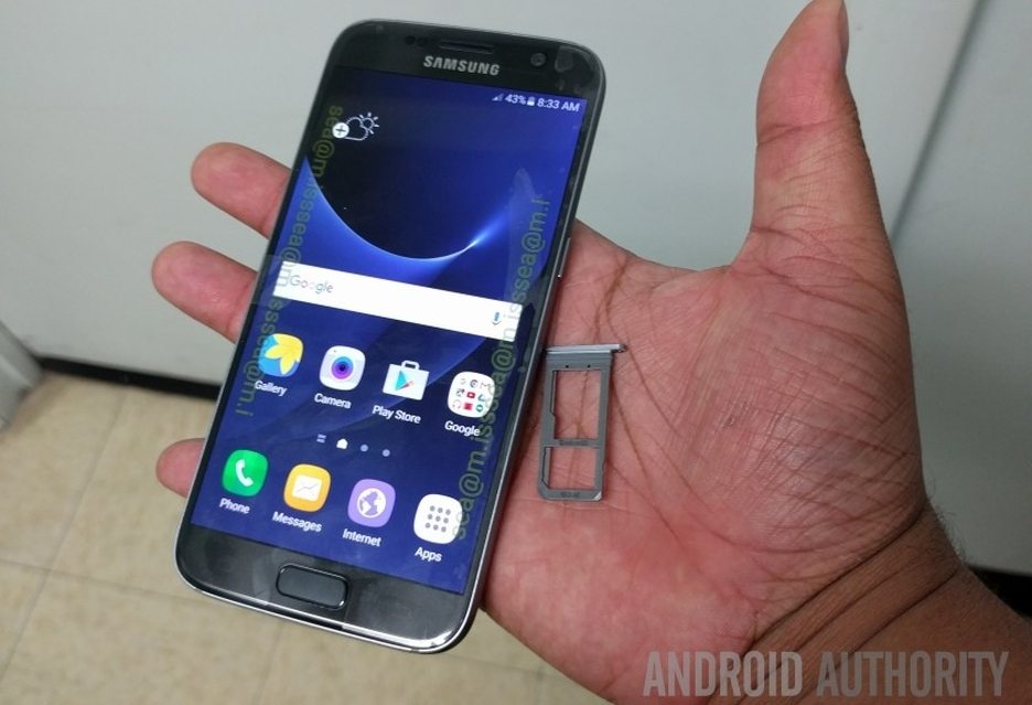 Galaxy S7 на видео, Galaxy S7 Edge на фотографиях - возвращается слот для карт памяти microSD