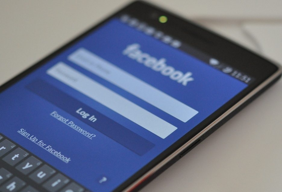 Приложение Facebook разряжает батарею на 20% быстрее