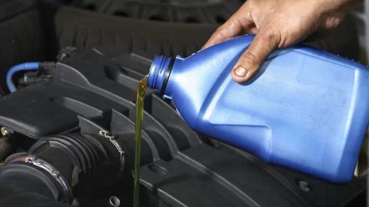Как часто следует менять жидкости в автомобиле?