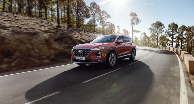 New car Hyundai Santa Fe is packed with a lot of nice chips