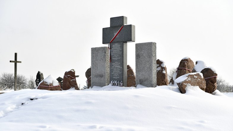 SBU unmasked the criminal group, defile the Polish monuments in Ukraine