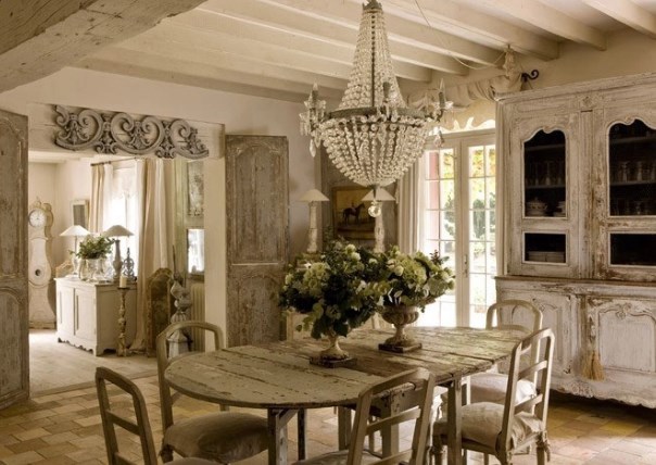 dining room in the style of Provence