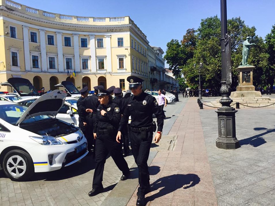 Одессада полицейлер тексеру барысында жалған жүргізуші куәлігін тауып, тәркіледі
