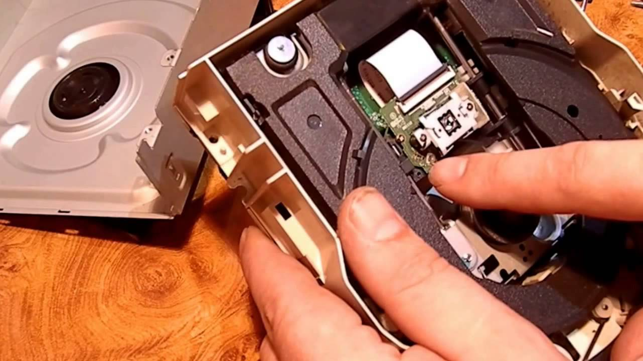 cleaning the optical drive