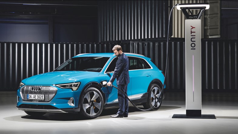 E-tron - первый полностью электрический внедорожник от Audi
