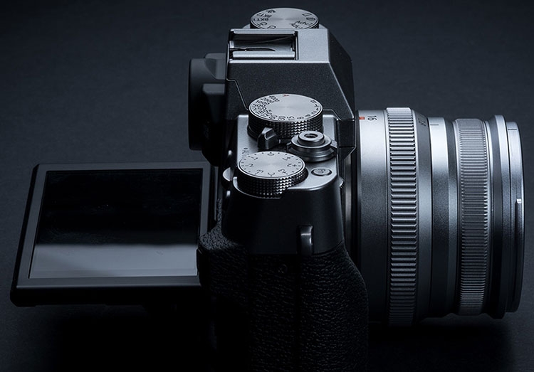 Fujifilm X-T30 — меньше и дешевле X-T3, но не для видеографов