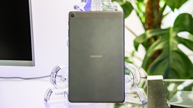 Ціна карти разі Samsung Galaxy Tab 10.1 (2019) становить від 210 євро