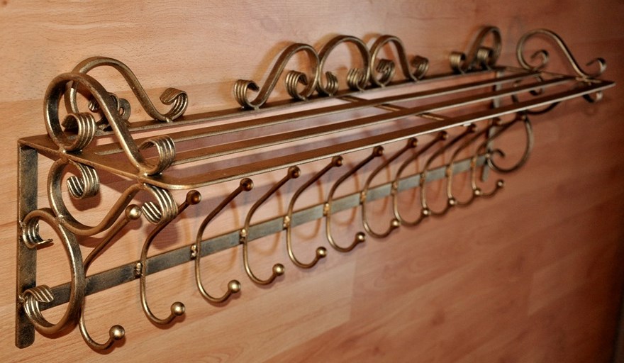 How to choose clothes hangers?