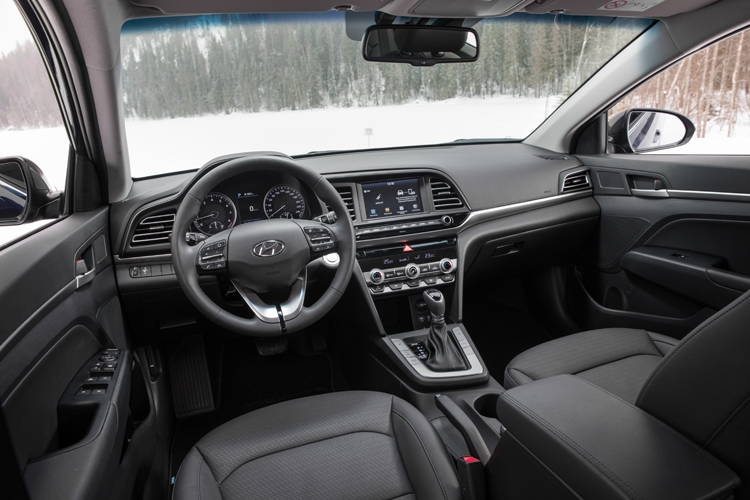 Обновлённый седан Hyundai Elantra дебютировал в России по цене от 1 049 000 рублёў