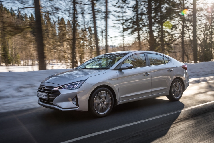 Обновлённый седан Hyundai Elantra дебютировал в России по цене от 1 049 000 рублёў
