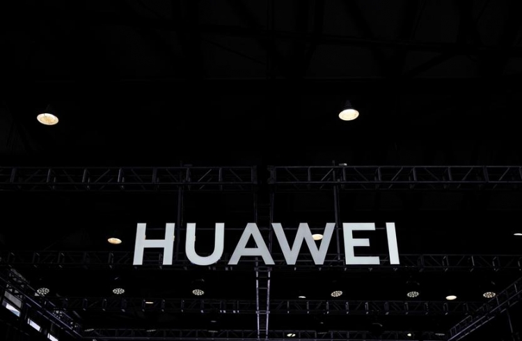 Вашингтон отсрочил на два года исполнение запрета на сотрудничество с Huawei