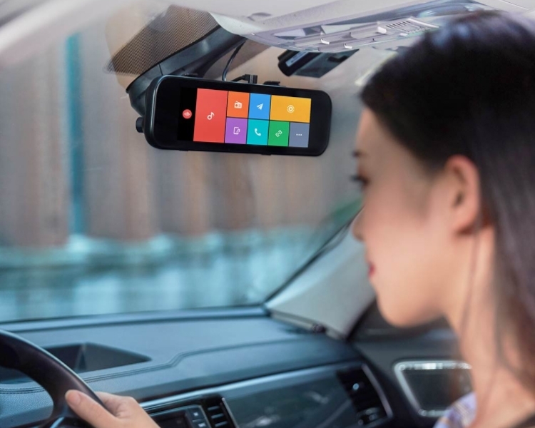 Новый автомобильный видеорегистратор Xiaomi выполняет функции навигатора и медиаплеера