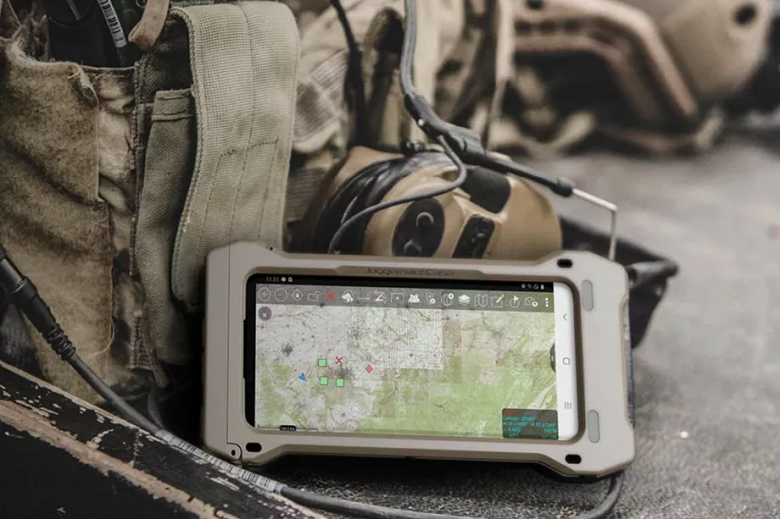Samsung introduced an unkillable smartphone for the military - Galaxy S20 Tactical Edition