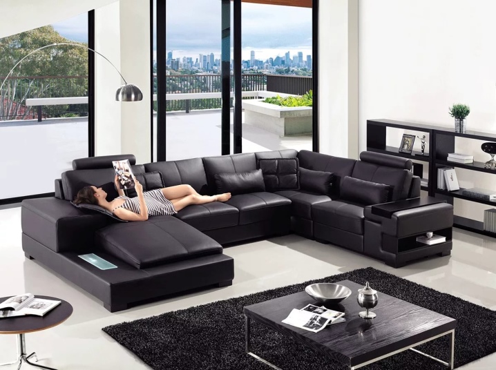 модели угловых диванов с выдвижными столиками и баром