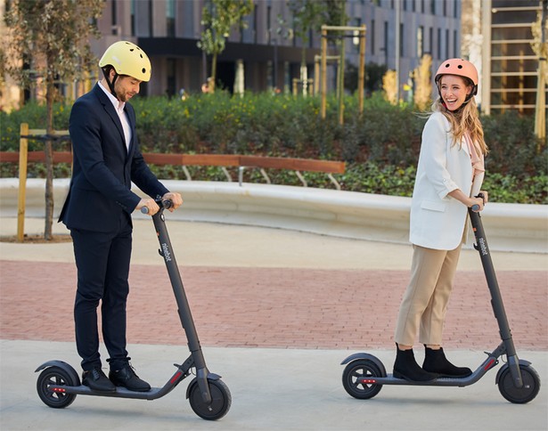 HOW TO RIDE THE ELECTRIC SCOOTER video