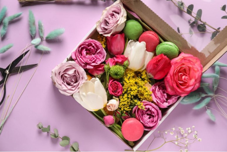 Цветы на День святого Валентина - цветочная коробка