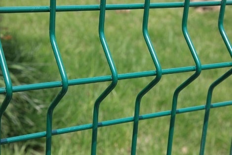 Fencing systems made of 3D and 2D welded panels