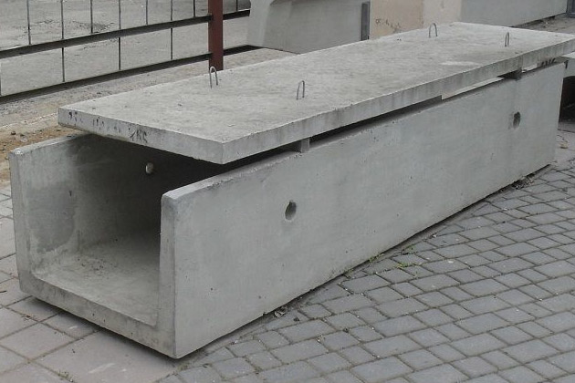 Floor slabs for heating mains