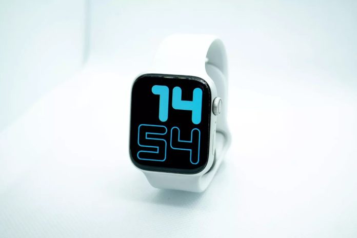 Apple нашла способ донимать владельцам умных часов при использовании посторонних ремешков<p/>Apple запатентовала ремешок для Apple Watch со встроенным модулем NFC, и его можно использовать как во благо, так и во вред.</p><div class=