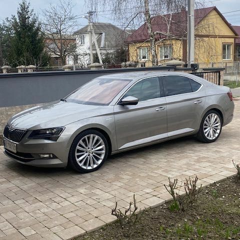The main differences between the Skoda Superb